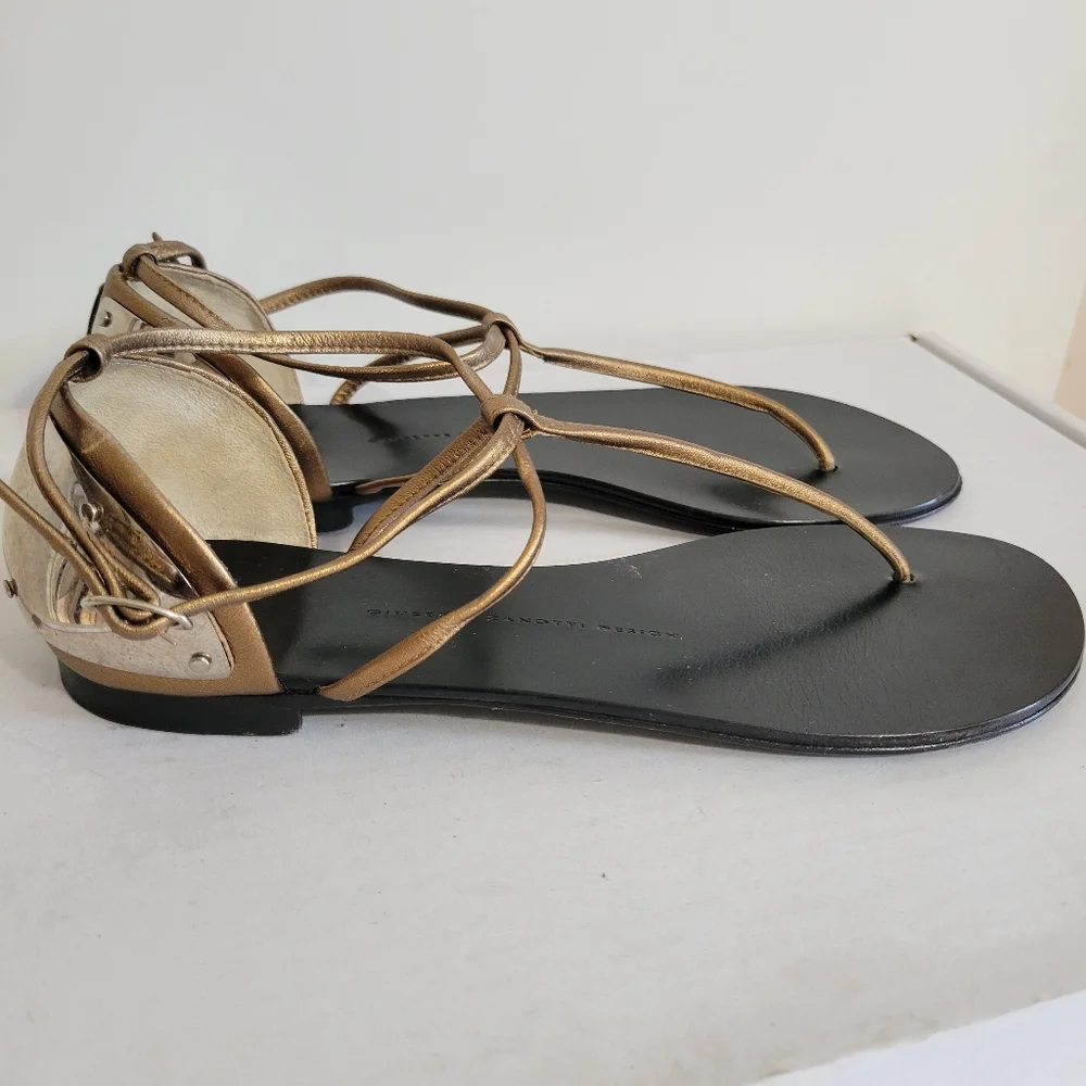 GIUSEPPE ZANOTTI Leather T-Strap Sandals - Picture 5 of 11